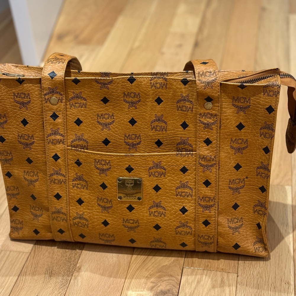 Authentic MCM Visetos tote - Picture 7 of 16
